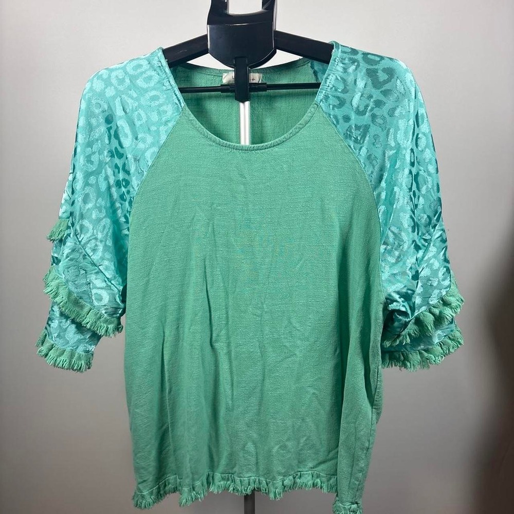 Umgee Green leopard print blouse